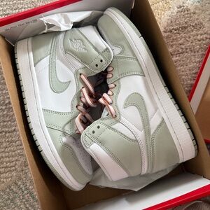 2021 Wmns Air Jordan 1 Retro High OG 'Seafoam